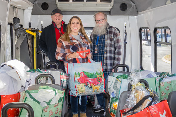 holiday cheer baskets delivery