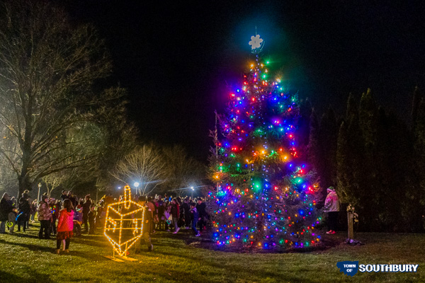 dreidel and christmas tree